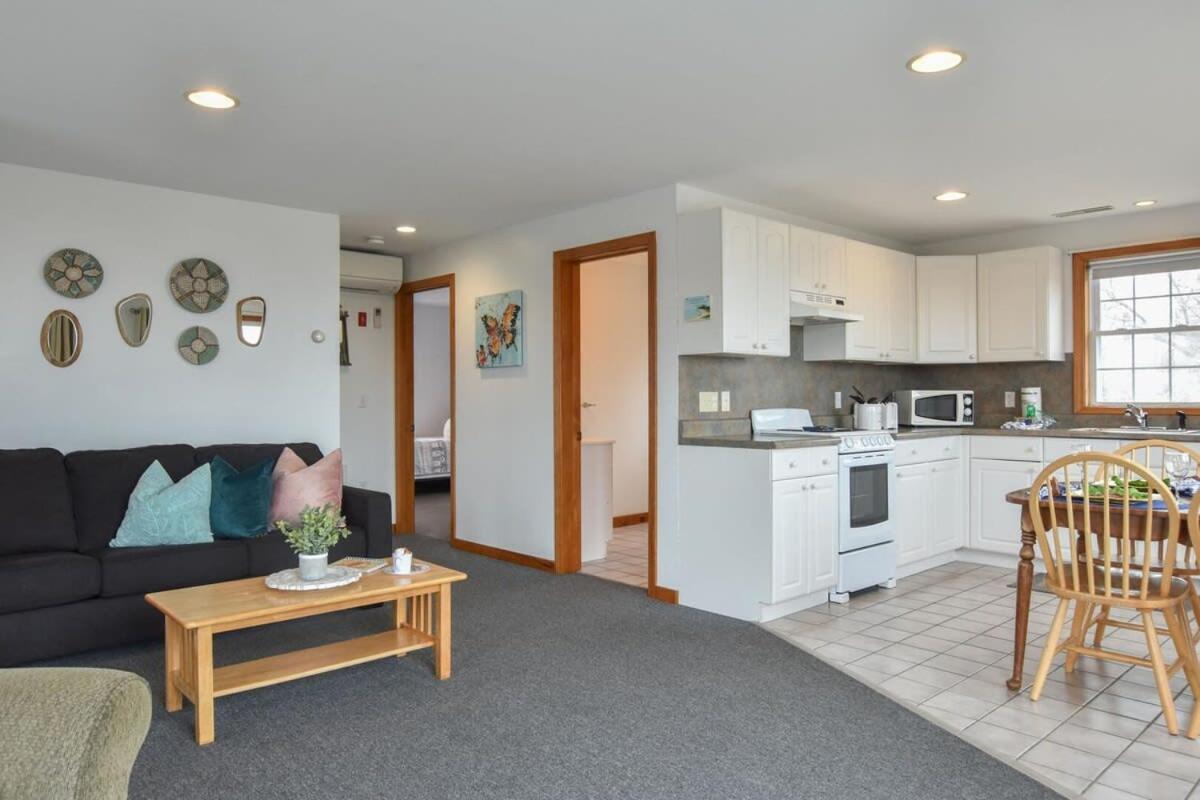 12216 - Beautiful Views Of Cape Cod Bay Access To Private Beach Easy Access To P-Town Truro Exterior photo