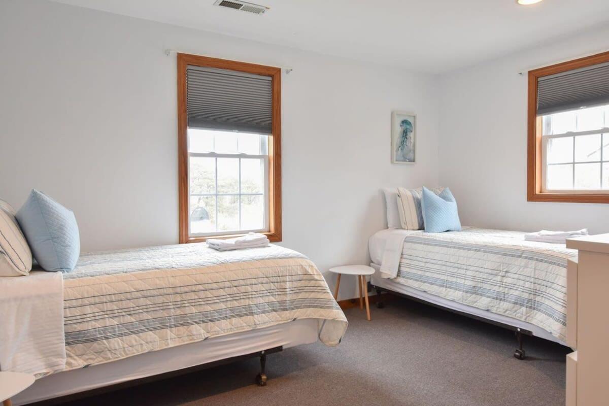 12216 - Beautiful Views Of Cape Cod Bay Access To Private Beach Easy Access To P-Town Truro Exterior photo
