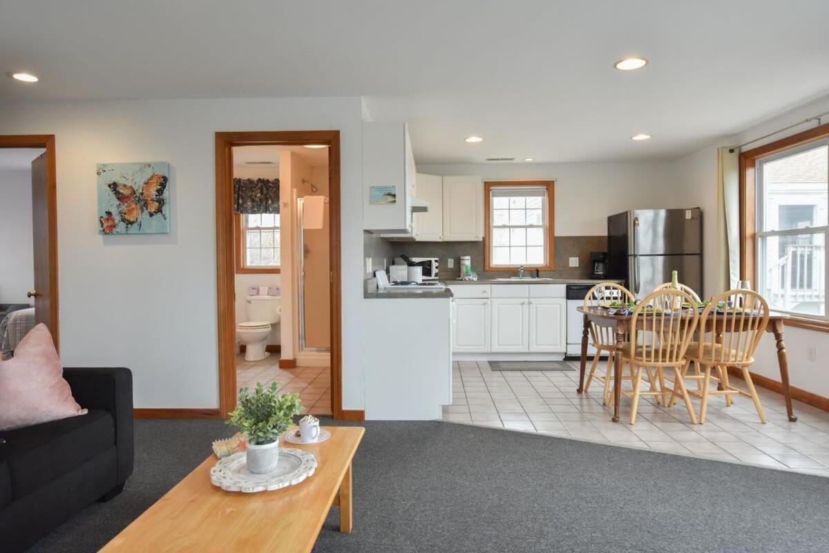 12216 - Beautiful Views Of Cape Cod Bay Access To Private Beach Easy Access To P-Town Truro Exterior photo